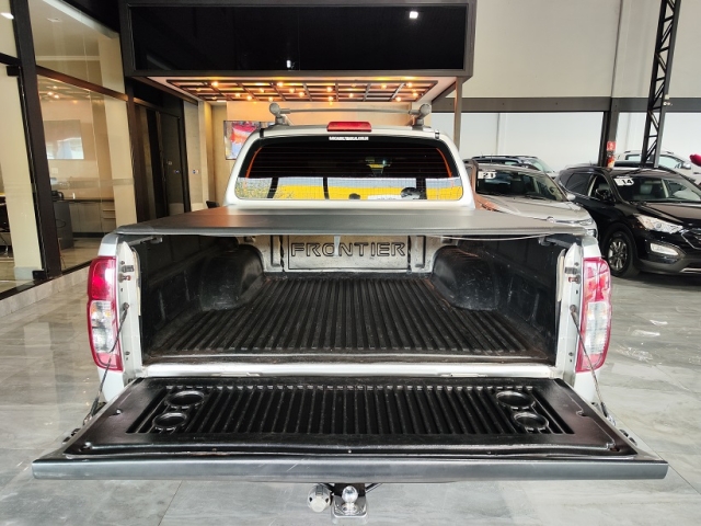 Nissan Frontier 2.5 SV Attack 4x4 - foto 8