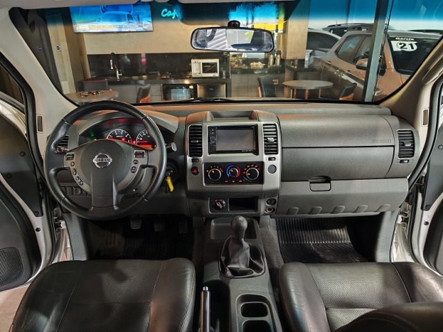Nissan Frontier 2.5 SV Attack 4x4 - foto 9