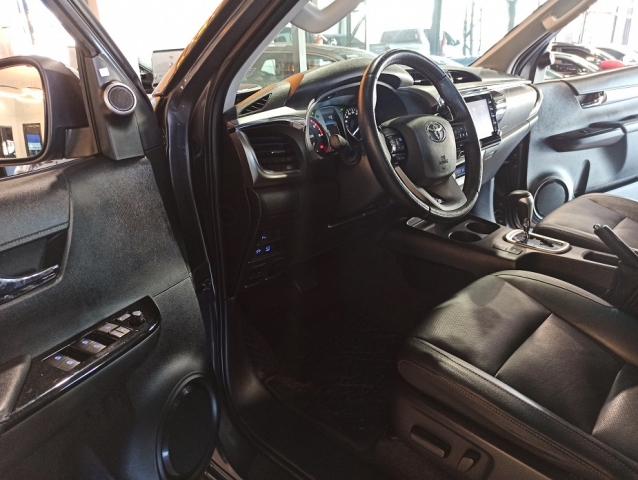 Toyota Hilux Hilux 2.8 TDI CD SRX 4x4 (Aut) - foto 11