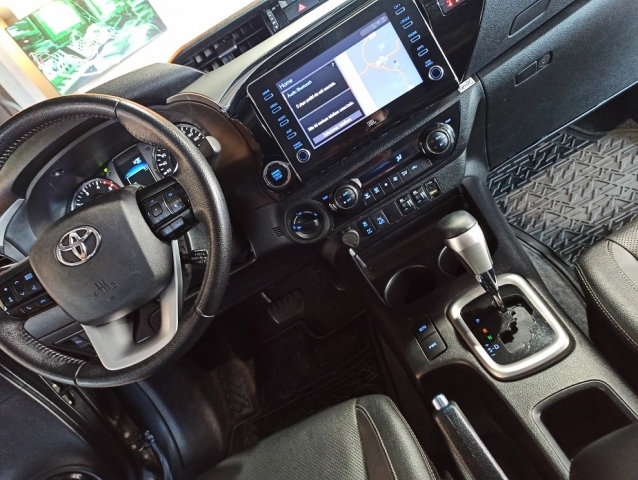 Toyota Hilux Hilux 2.8 TDI CD SRX 4x4 (Aut) - foto 12