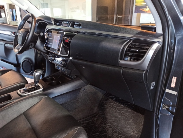 Toyota Hilux Hilux 2.8 TDI CD SRX 4x4 (Aut) - foto 13