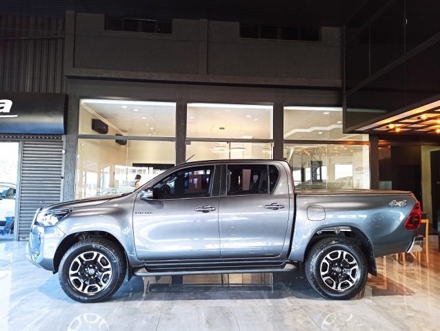Toyota Hilux Hilux 2.8 TDI CD SRX 4x4 (Aut) - foto 4