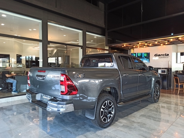 Toyota Hilux Hilux 2.8 TDI CD SRX 4x4 (Aut) - foto 5