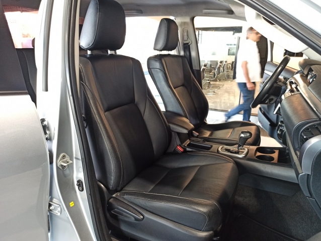 Toyota Hilux 2.8 TDI Srv Cd Auto 4X4 - foto 14