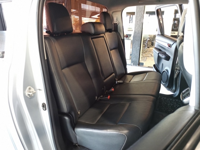 Toyota Hilux 2.8 TDI Srv Cd Auto 4X4 - foto 15