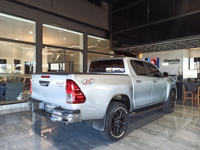 Toyota Hilux 2.8 TDI Srv Cd Auto 4X4 - foto 5