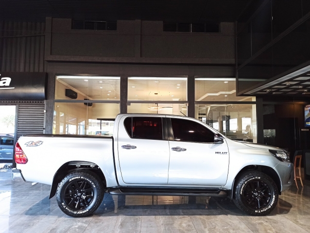 Toyota Hilux 2.8 TDI Srv Cd Auto 4X4 - foto 8