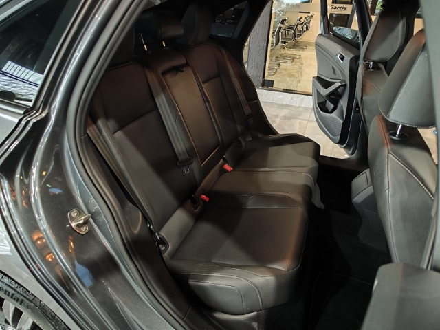Volkswagen Jetta 1.4 250 TSI R-Line - foto 14