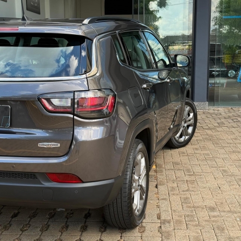 Jeep Compass 1.3 T270 Longitude (Aut) - foto 9