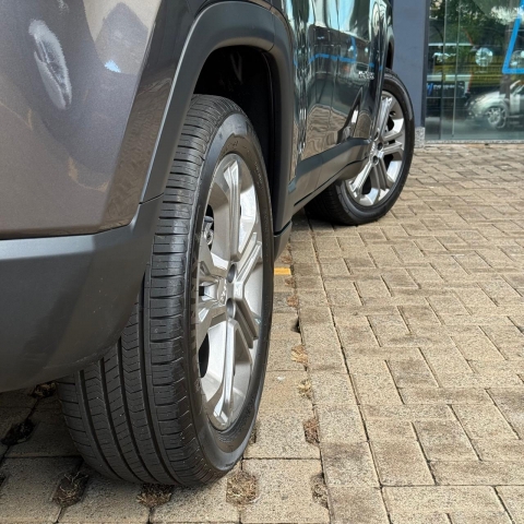 Jeep Compass 1.3 T270 Longitude (Aut) - foto 10