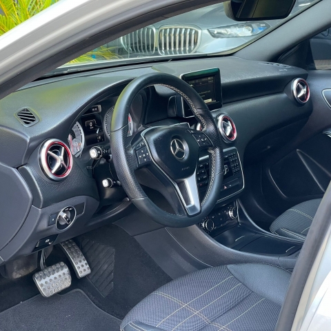 Mercedes-Benz Classe A 200 Urban 1.6 DCT Turbo - foto 13