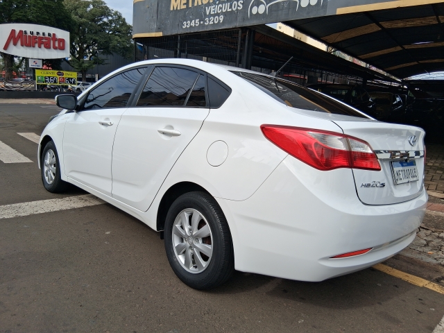 Hyundai HB20S 1.6 Comfort Plus (aut) - foto 4