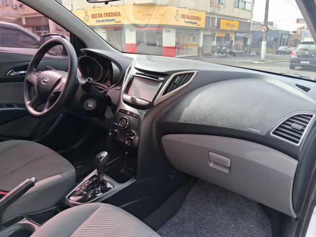 Hyundai HB20S 1.6 Comfort Plus (aut) - foto 9