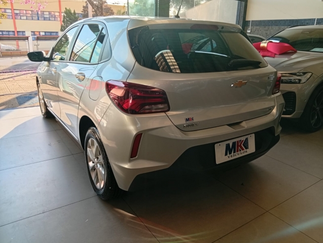 Chevrolet Onix 1.0 LT - foto 8