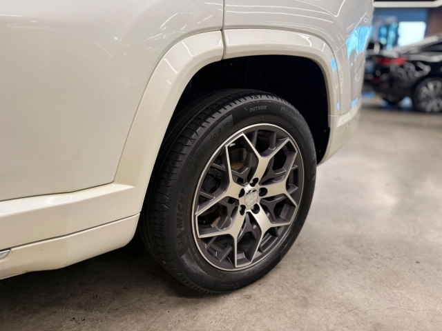 Jeep Commander 2.0 TD380 Overland 4WD - foto 8