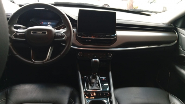 Jeep Compass 1.3 T270 Longitude - foto 6
