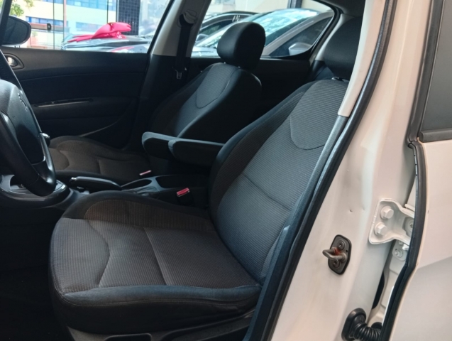 Peugeot 308 Allure 2.0 16v (Flex) - foto 18