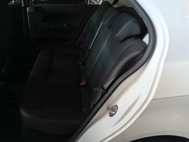 Volkswagen Gol 1.0 12V MPI (flex) - foto 11