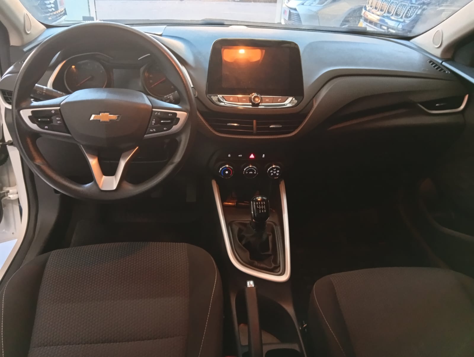 Chevrolet Onix 1.0 LT - foto 13