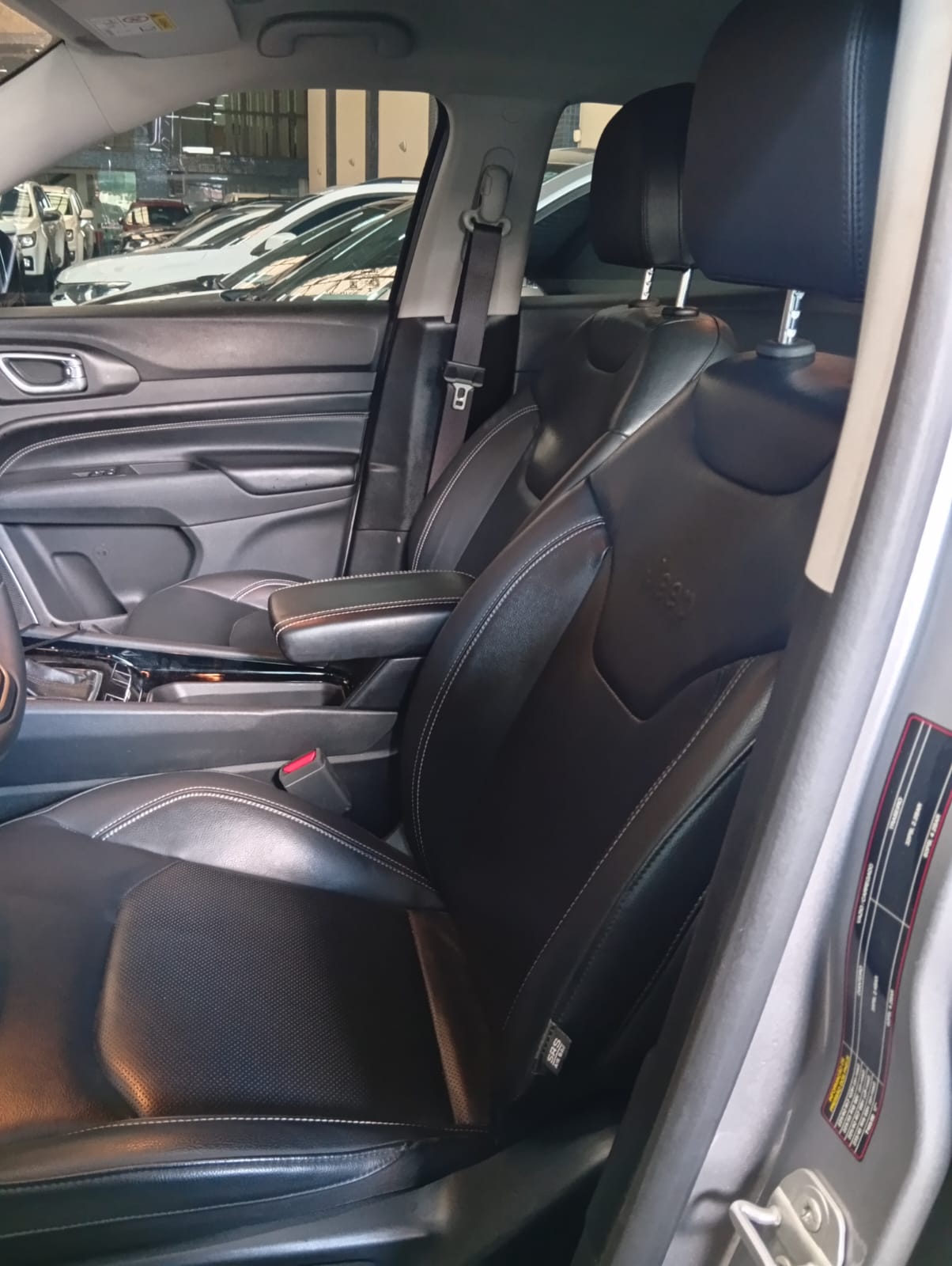 Jeep Compass 1.3 T270 Longitude - foto 19