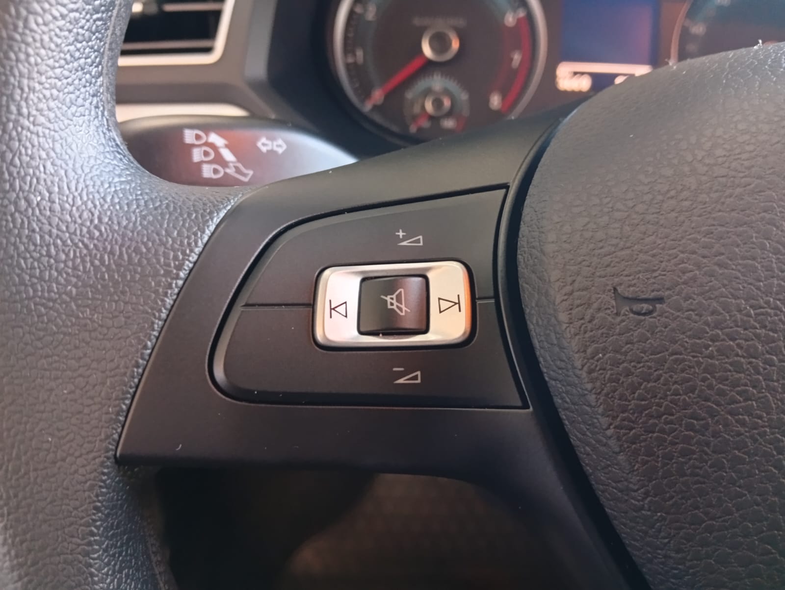 Volkswagen Saveiro Trendline 1.6 Total Flex 16V - foto 15