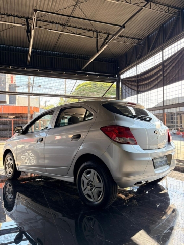 Chevrolet Onix 1.0 Ls - foto 3