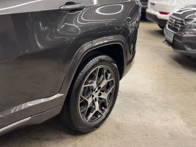 Jeep Commander 1.3 T270 Overland (Aut) - foto 6