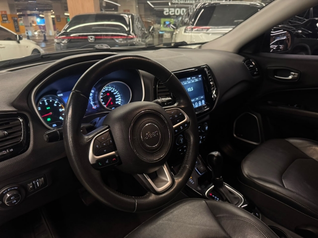 Jeep Compass 2.0 TDI Limited 4x4 (Aut) - foto 8