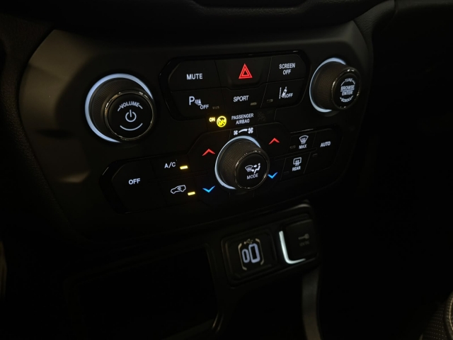 Jeep Renegade 1.3 T270 Longitude (Aut) - foto 12