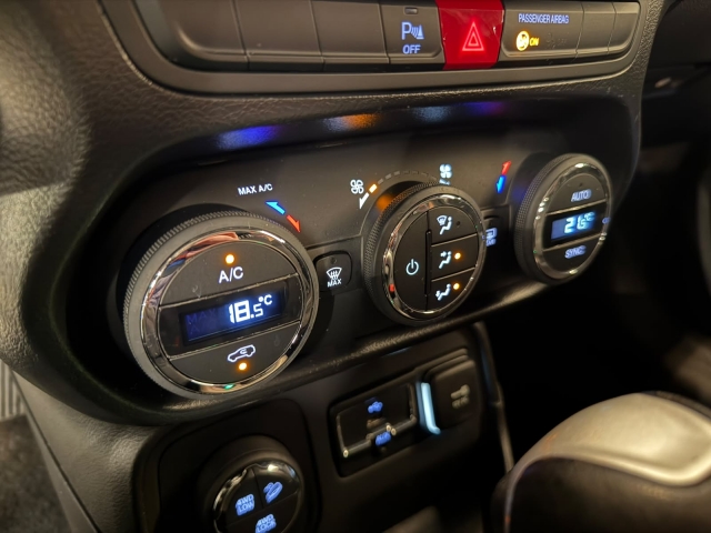 Jeep Renegade Longitude 2.0 TD 4WD (Aut) - foto 12
