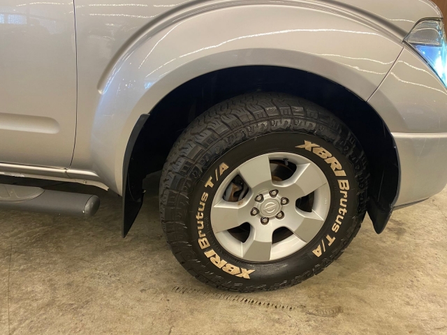 Nissan Frontier 2.5 LE 4x4 (Auto) - foto 5