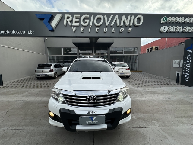 Toyota Hilux SW4 SRV 3.0 4X4(7 Lugares)