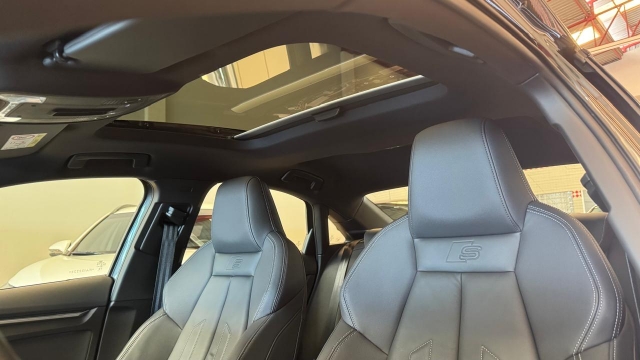 Audi A3 2.0 Hybrid Perform Black S Tronic - foto 6