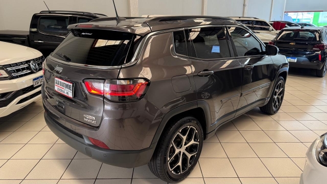 Jeep Compass 1.3 T270 Longitude (aut) - foto 4