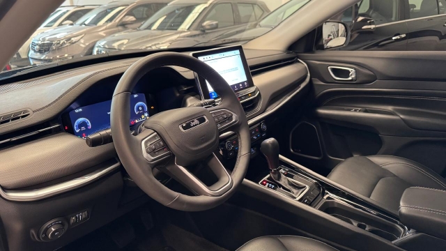 Jeep Compass 1.3 T270 Longitude (aut) - foto 5