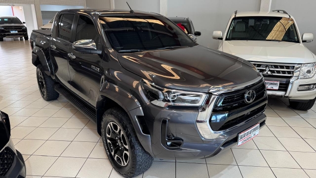 Toyota Hilux 2024 à venda