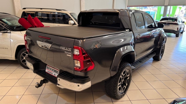 Toyota Hilux Cd 2.8 TDI Srx Plus 4wd - foto 3