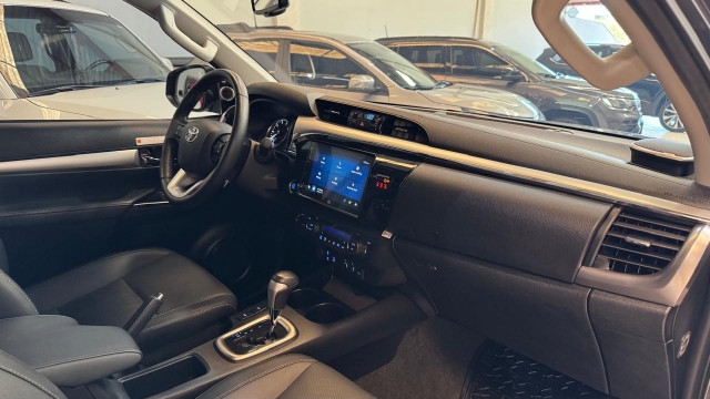 Toyota Hilux Cd 2.8 TDI Srx Plus 4wd - foto 6
