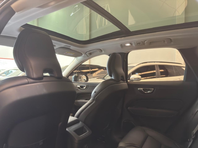 Volvo XC60 2.0 T8 Recharge Ultimate Hybrid Awd - foto 10