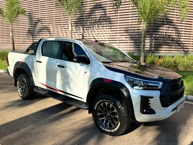 Toyota Hilux Cd 2.8 TDI Gr S 4wd (aut) - foto 3