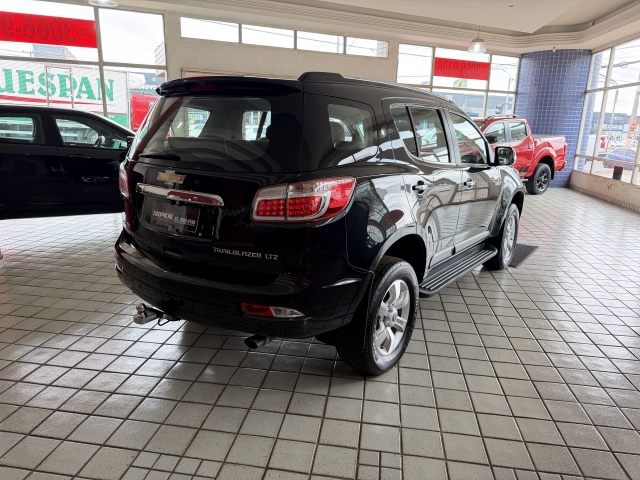 Chevrolet Trailblazer 2.8 Td LTZ 4wd (aut) - foto 12