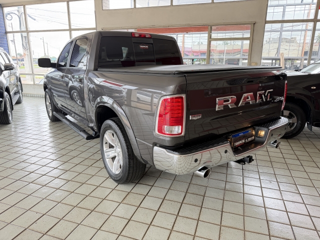 Ram Classic 5.7 V8 Laramie 4wd - foto 10