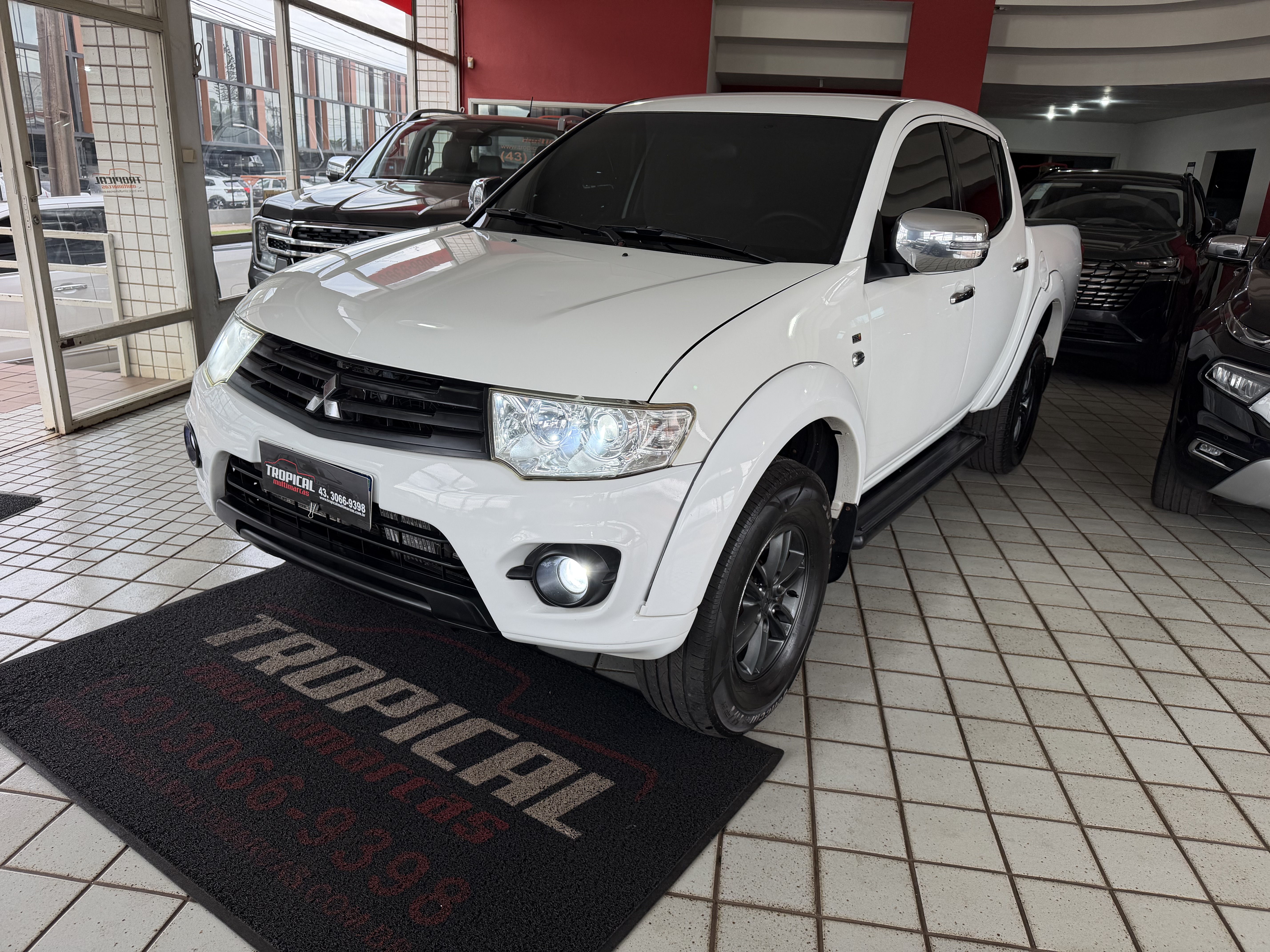 Mitsubishi L200 Triton 3.2 Did H Hpe 4wd (aut) - foto 5
