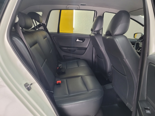 Volkswagen SpaceFox 1.6 MSI Trendline (Flex) - foto 9