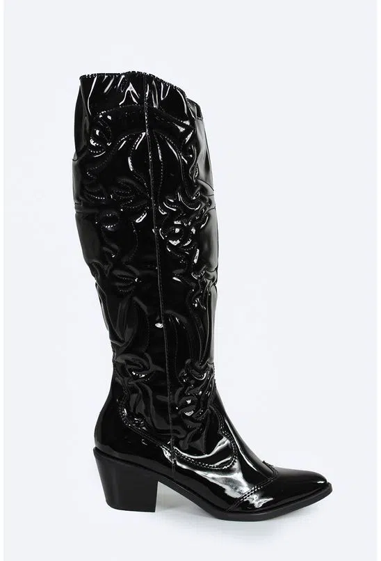 Bota western verniz lança perfume