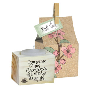 CUBO DE MESA COM VELA TEM GENTE QUE ILUMINA...CEREJEIRA 5X5,5X5