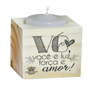 ENFEITE DE MESA COM VELA VÓ VOCÊ É LUZ FORÇA E AMOR 5X5X5