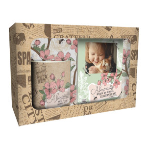 CAIXA PRESENTE COM PORTA RETRATO E CANECA ABENÇOADA...CEREJEIRA 16X23X8,5