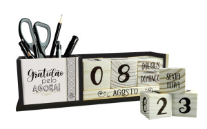 CALENDÁRIO PERMANENTE COM PORTA LÁPIS GRATIDÃO PELO AGORA 8X27,5X6,5