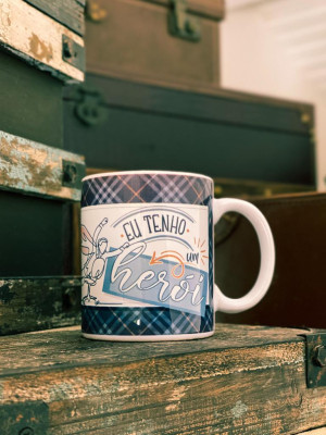 CANECA CERÂMICA EU TENHO UM HERÓI 